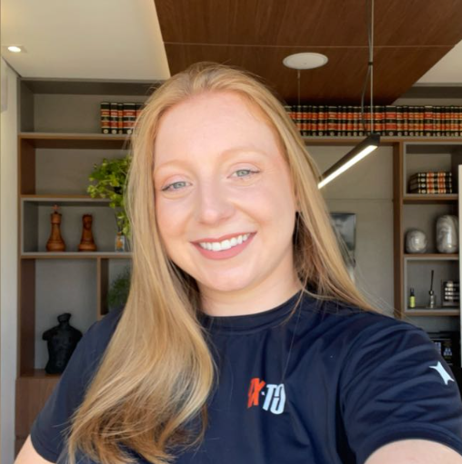 Caroline S. — Coordenadora de marketing